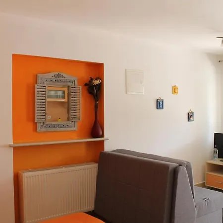 Klaudija Apartment *